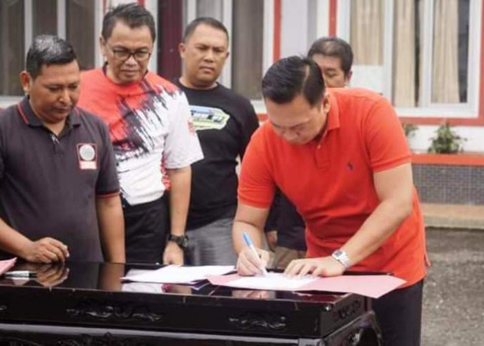 Ikrar Netralitas ASN untuk Pemilu 2024 Menggema di Halaman Kantor Bupati Bengkulu Utara