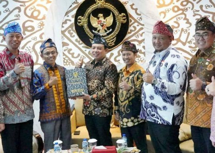 Pemkot Bengkulu Terima  Laporan Hasil Pemeriksaan Kepatuhan Pajak dari BPK
