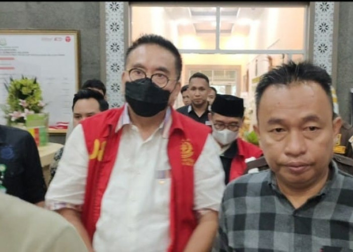  Kasus Korupsi, Ridwan Mukti Mantan Gubernur Bengkulu Ditahan Jaksa, Uang Rp 61,3 Miliar Disita