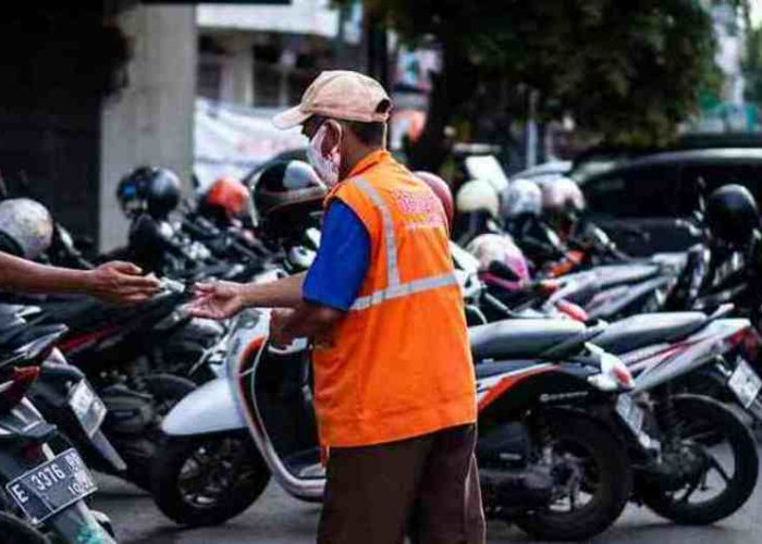 Tarik Retribusi di Luar Aturan Resmi saat Natal dan Tahun Baru, SPT Juru Parkir Langsung Dicabut