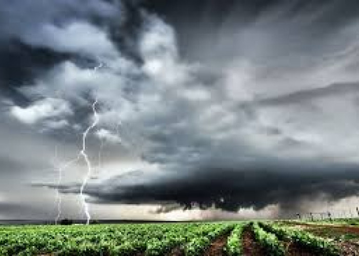 Antisipasi Libur Nataru 2025/2026, BMKG Peringatkan Potensi Cuaca Ekstrem di Sulawesi Selatan