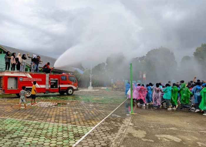 Armada Damkar Bengkulu Selatan Bisa Dimanfaatkan Untuk  Pembuatan Video