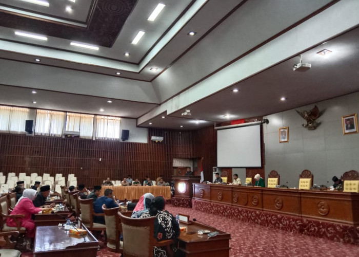 DPRD provinsi Bengkulu Paripurna Raperda Disabilitas dan Pondok Pesantren, Pejabat Pemprov Malah Tidak Hadir 