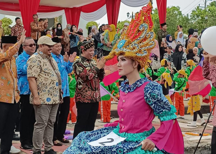 Karnaval Batik Besurek Kota Bengkulu Meriah 