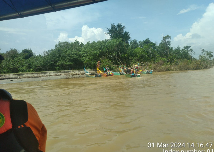 Kecelakaan Kapal di Pantai Indah Mukomuko, Basarnas Provinsi Bengkulu Terus Cari 1 Nelayan yang Hilang