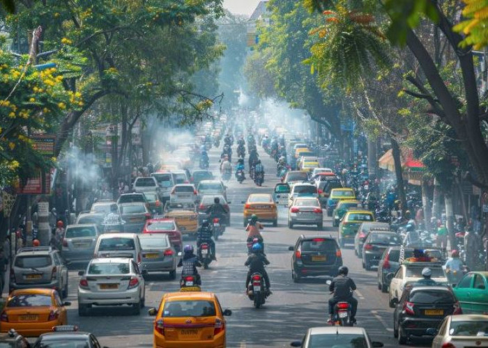Ini Rahasia Irit Bensin saat Macet dalam Perjalanan