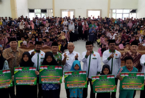 Baznas BS Bagikan Bantuan Pendidikan Kepada 482 Siswa