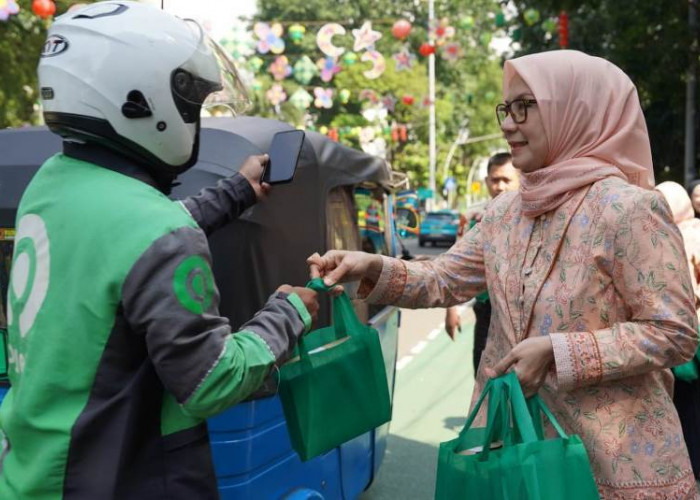 Aksi Berbagi Ramadan, Dharma Wanita Persatuan Kementerian Agama Salurkan  4.200 Paket Takjil