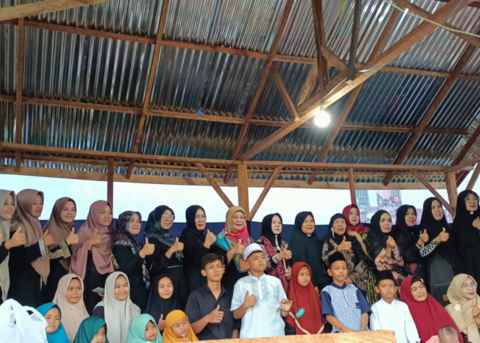 Sayangi Yatim Piatu,   Komunitas Puti Silinduang Bulan   Bukber di Rumah Tahfidz Khairunnisa