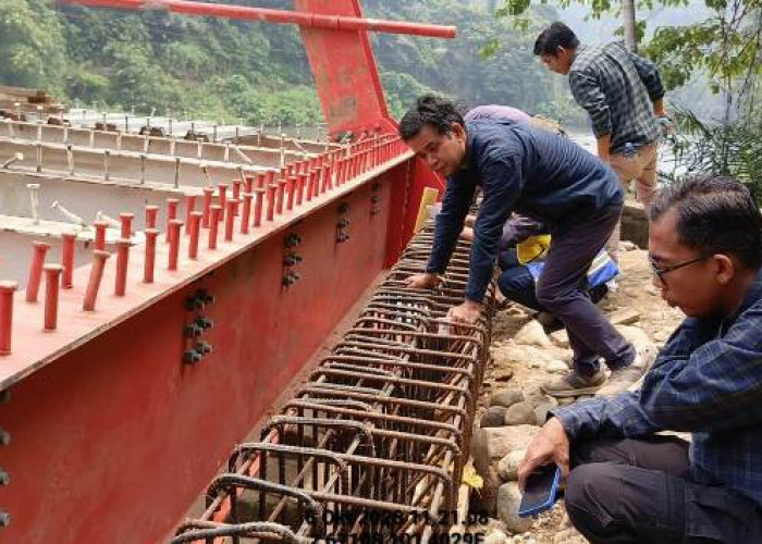  Pemasangan Rangka Jembatan Lubuk Selandak Sudah Mencapai 80 Persen