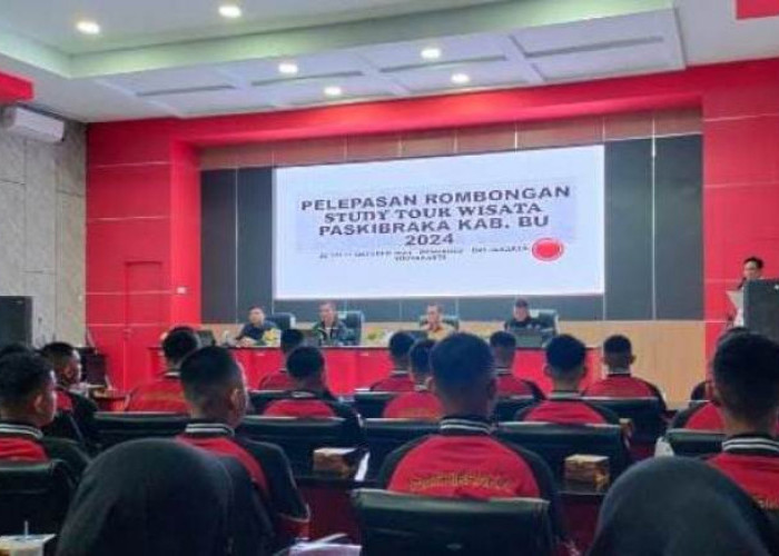  Asisten III Pemkab Bengkulu Utara Lepas  44 Anggota Paskibra Untuk Study Tour