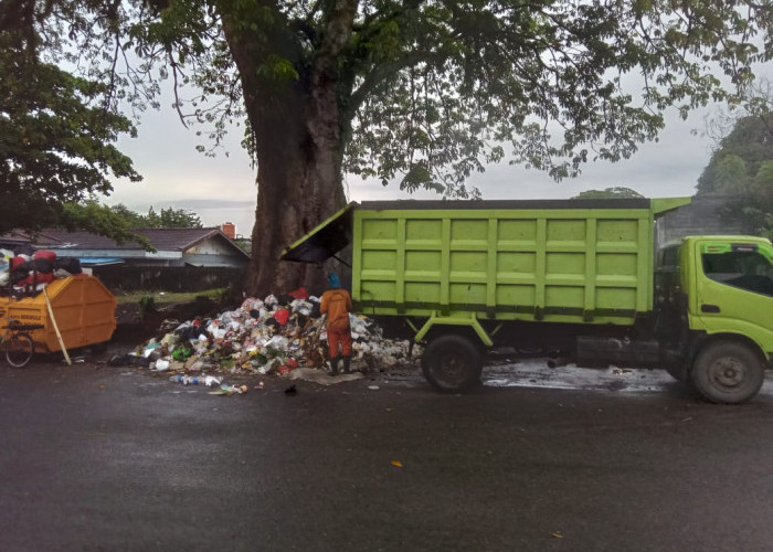 Beredar Foto dan Pesan Berantai, Sampah Menumpuk di Kelurahan Pemenang Lomba Bengkulu BISA Merdeka Sampah