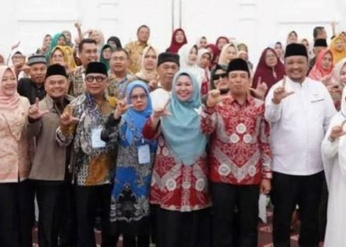 Walikota dan Wakil Walikota Bengkulu Resmikan Sekolah Lansia di Balai Kota Merah Putih