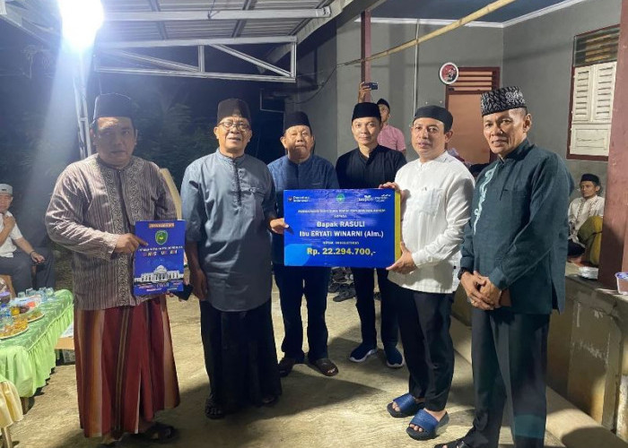 Hibur Warga Yang Sedang Berduka, Walikota  Serahkan 4 In 1