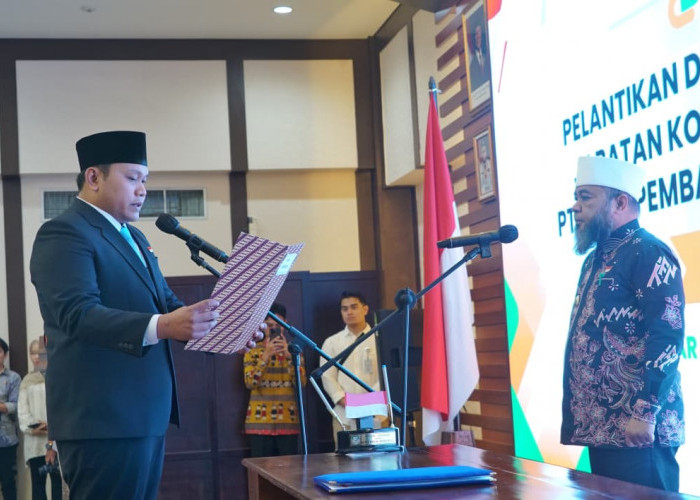 Gubernur Helmi Hasan Lantik Andaru Pranata sebagai Komisaris Nonindependen Bank Bengkulu