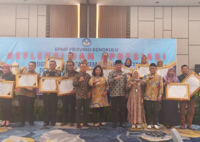 Dinas Pendidikan dan Kebudayaan Kabupaten Seluma Raih Penghargaan