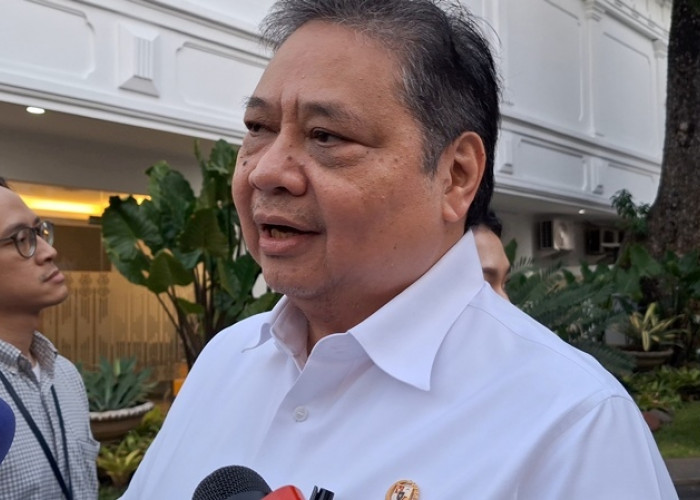  Nilai Tukar Rupiah Anjlok ke Rp 17.100 per Dolar AS, Airlangga Hartarto Bilang Ini 