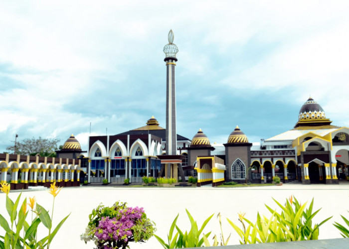 Daftar Nama Imam dan Penceramah di Masjid Raya Baitul Izzah Selama Ramadhan 2024