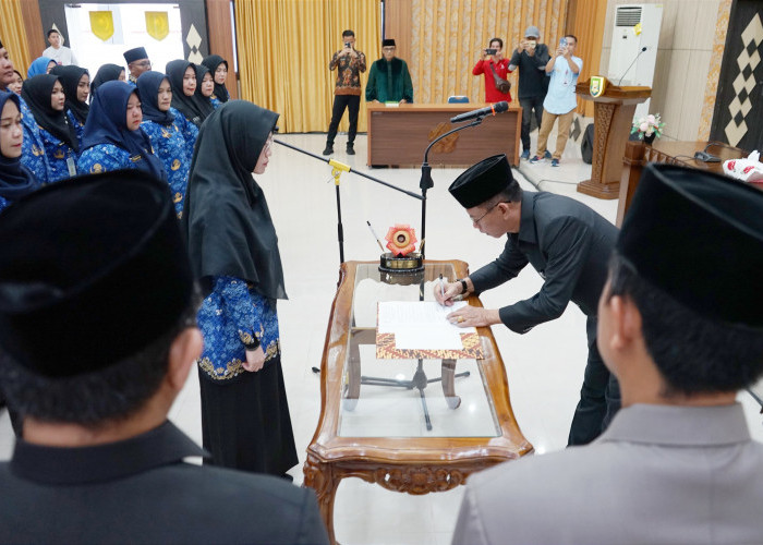 48 Pejabat Fungsional Resmi Dilantik dan Diambil Sumpah Janjinya oleh Asisten III Setda Provinsi Bengkulu