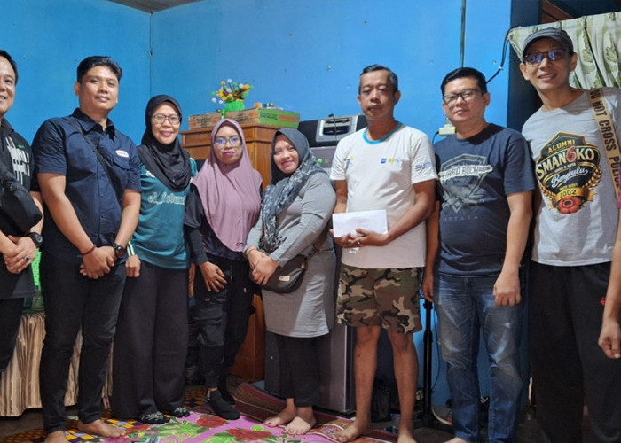 Total Rp 15 juta Dalam Sepekan, Donasi SMAN6KO 2002 Untuk Korban Kebakaran Pengantungan