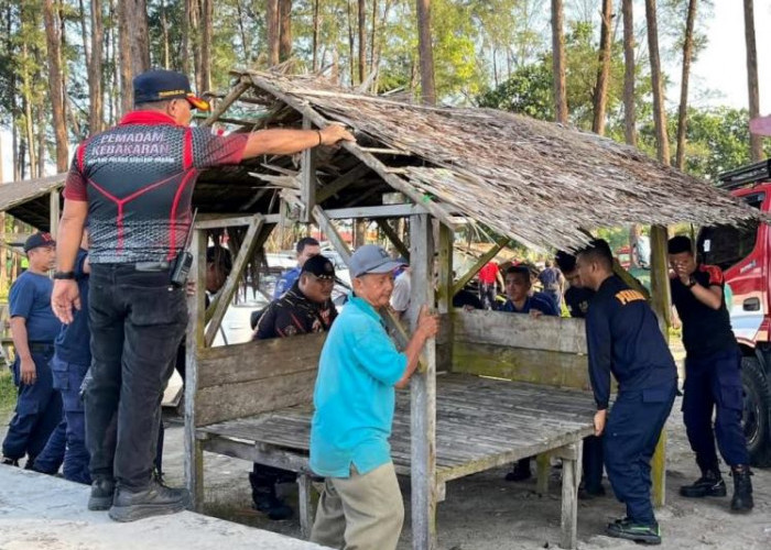 Pondok Ilegal di Area Breakwater Pantai Panjang Dibongkar