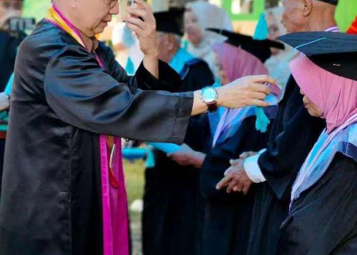 55  Orang Wisuda, Sekolah Lansia Desa Lokasi Baru Cetak Lansia Tangguh yang Mandiri dan Produktif 
