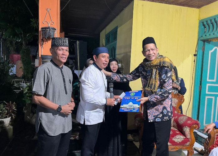 Walikota Bengkulu Serahkan Sertifikat 3 In 1 di Timur Indah
