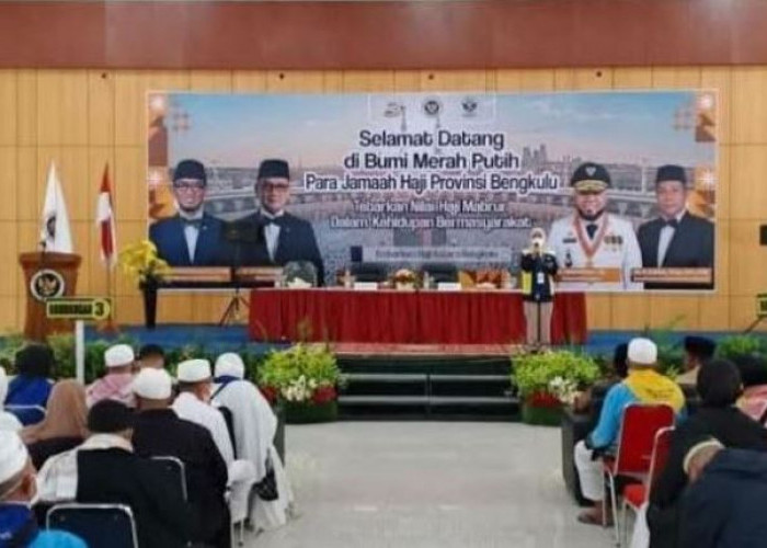 Pemprov Bengkulu Sambut Hangat Kepulangan Jamaah Haji Kloter 2 Padang