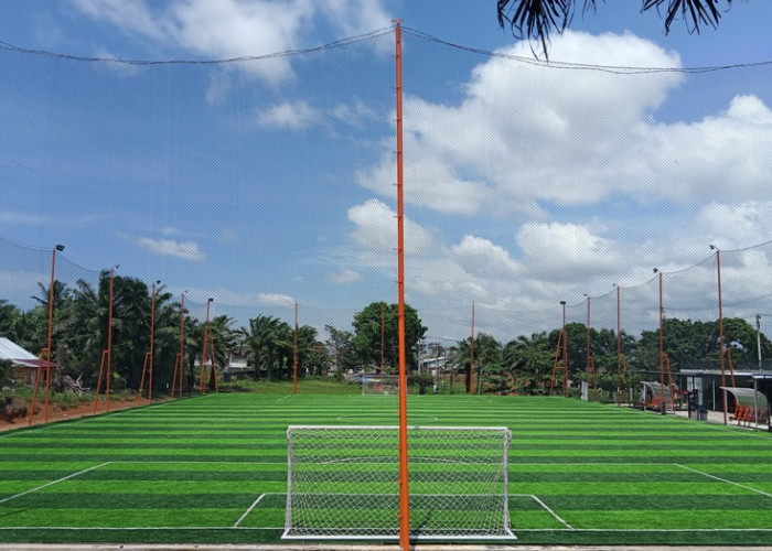 Luar Biasa,  Lapangan Mini Soccer Bengkulu Belum Selesai Sudah Banyak yang Memakainnya