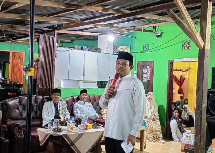 Takziah di Sumber Jaya, Walikota dan PJ Sekda Kota Bengkulu Serahkan Sertifikat 3 In 1