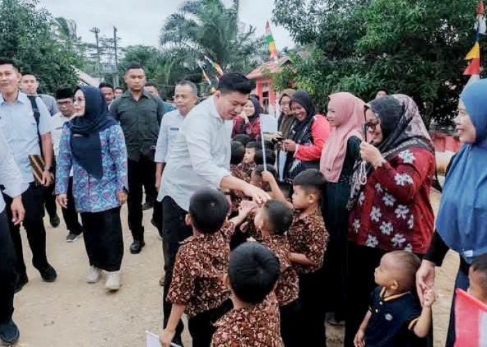 Wakil Bupati Arie  Septia Launching Dapur Sehat di Desa Pagardin