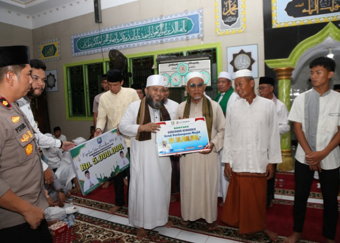 Safari Ramadan, Masjid Jamik As Syakirin Dapat Bantuan  Pemprov  dan Pemkab Kaur 