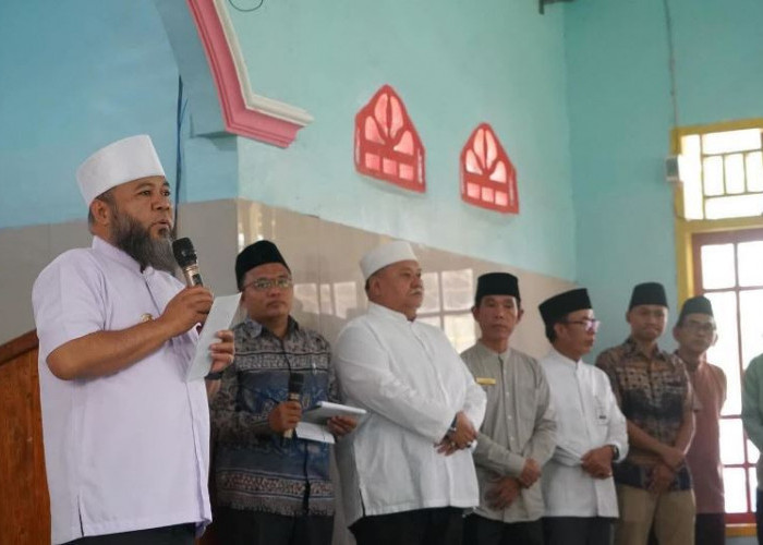 Gubernur Bengkulu Salurkan Bantuan Modal Usaha Untuk Warga Bengkulu Selatan