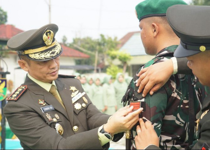 Dandim Pimpin Upacara Kenaikan Pangkat Anggota Kodim 0407/Kota Bengkulu, Ini Harapannya