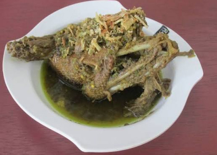 Itiak Lado Hijau: Simfoni Pedas-Gurih Khas Ngarai Sianok