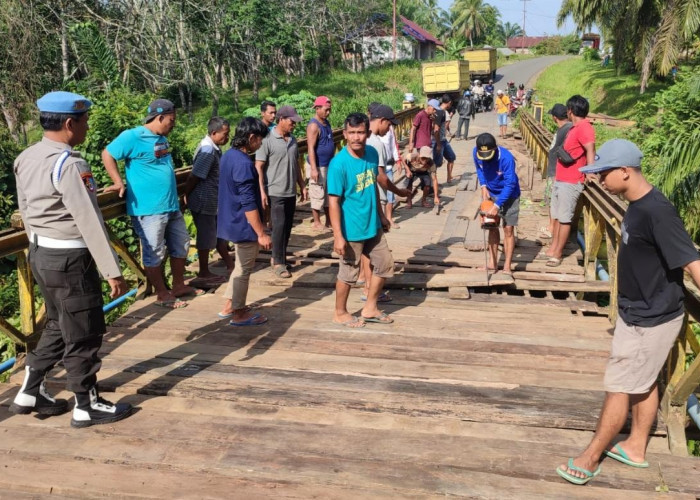 Luar Biasa,  Masyarakat Wonoharjo Swadaya Perbaiki Jembatan