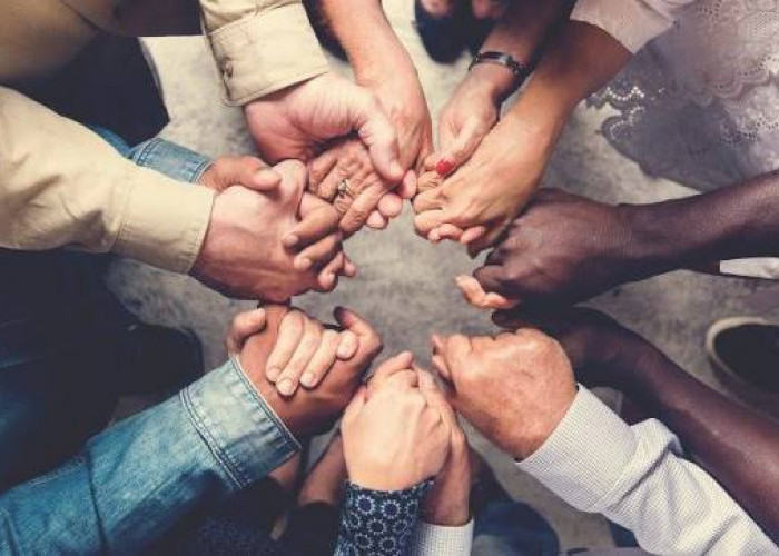 Membumikan Akhlak: Mengubah Kebiasaan Kecil Menjadi Ladang Pahala