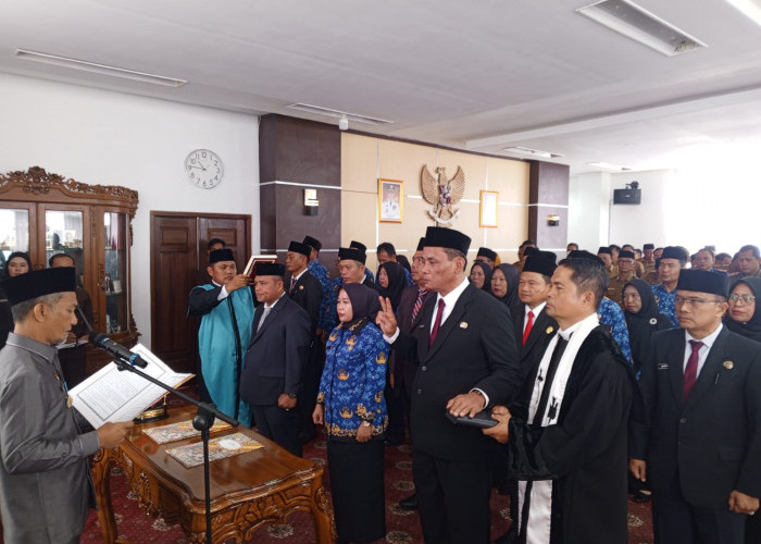 Wakil Bupati Kaur Abdul Hamid Lantik 32 Pejabat Eselon III dan IV, Tekankan Pentingnya Profesionalitas