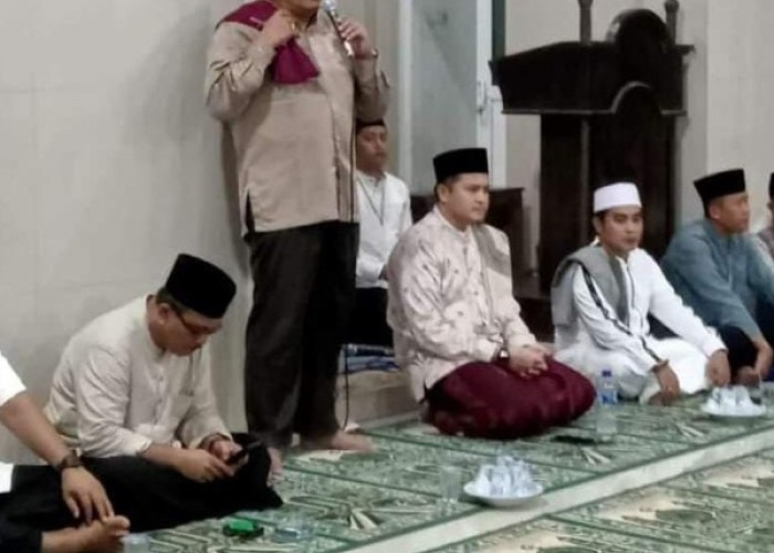  Bupati Mian Disambut Hangat Saat  Safari Ramadan di Masjid Baiturrahman di Kecamatan Kerkap 