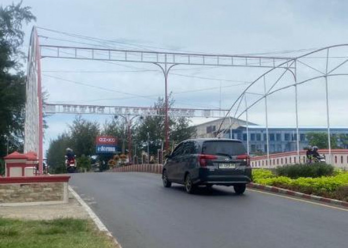  Nilai Tak Sesuai Ekspektasi,  Jembatan Merah Putih di Pantai Panjang   Tuai Kritikan