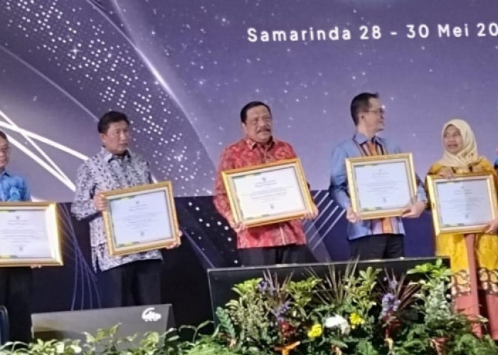 Bupati Mian Terima   Penghargaan dari Kantor Arsip Nasional Republik Indonesia