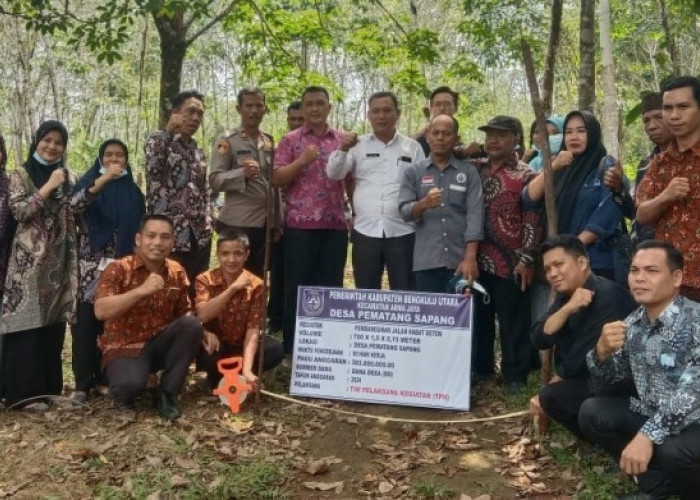 Pemdes Pematang Sapang Tarik Meteran untuk Bangun Rabat Beton