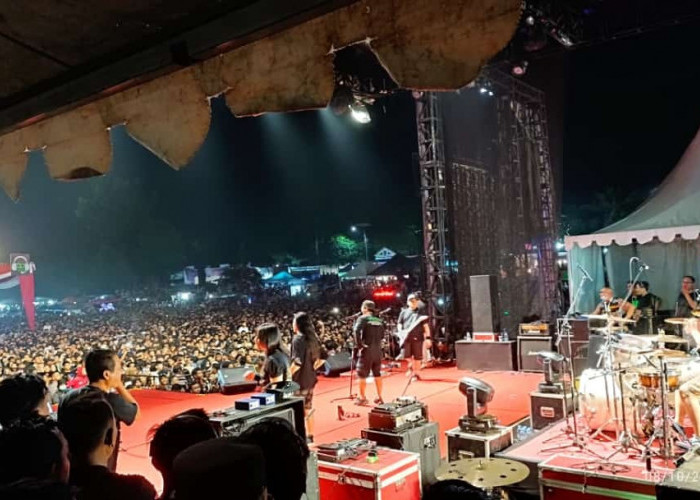 Konser Jamrud di Bengkulu Utara   Disaksikan Ribuan Masyarakat