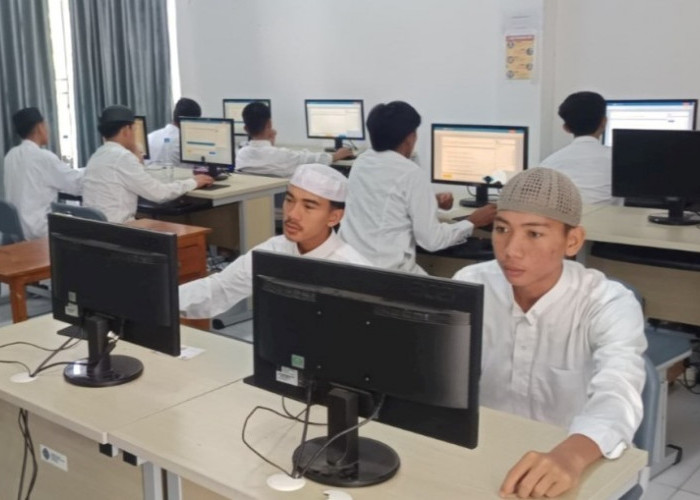 69.176  Santri di Indonesia Ikut UAN Pendidikan Kesetaraan 2025/2026