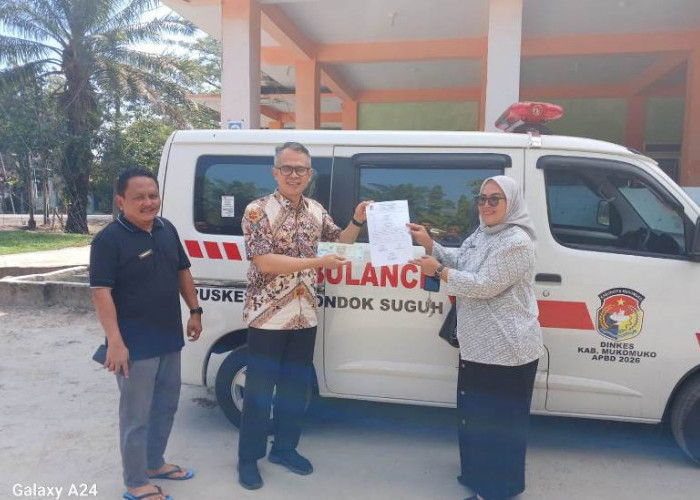 Dinas Kesehatan  Mukomuko Serahkan Mobil Ambulan Baru Untuk Puskesmas 