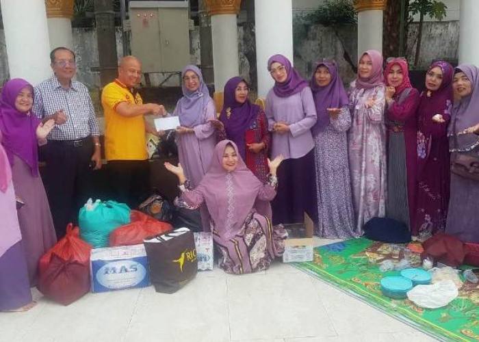 Komunitas Saribanun Badunsanak Provinsi Bengkulu Salurkan Bantuan untuk Korban Banjir di Sumatera Barat