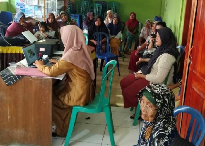 151 Orang Warga Terima Bantuan Pangan di Desa Ganjuh, Satu Orang Terima 30 Kg