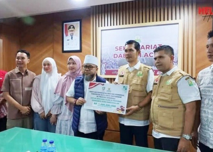 Gubernur Bengkulu Serahkan Langsung Bantuan Rp 1 Miliar kepada Pemerintah Aceh