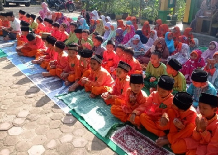 Keluarga Besar MIN 2 Bengkulu Tengah Tingkatkan Ibadah di Bulan Suci Ramadan
