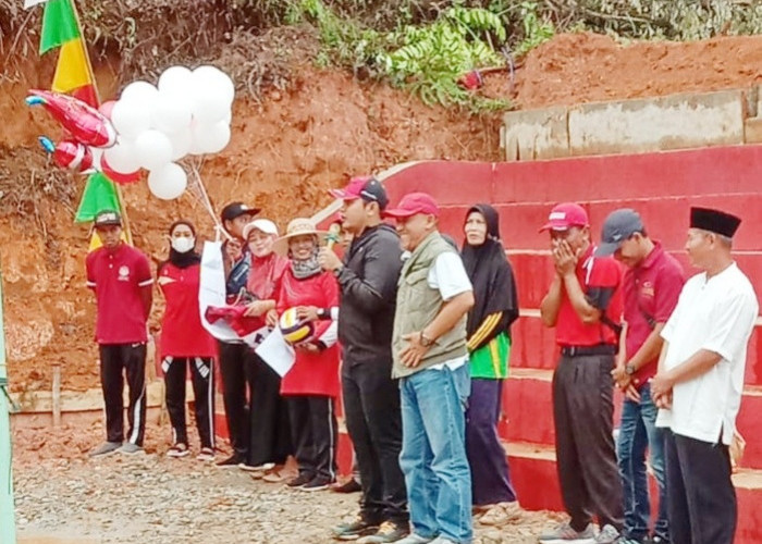 Juara I  Bola Voli  Bumi Harjo   Disapu Bersih Lubuk Mindai